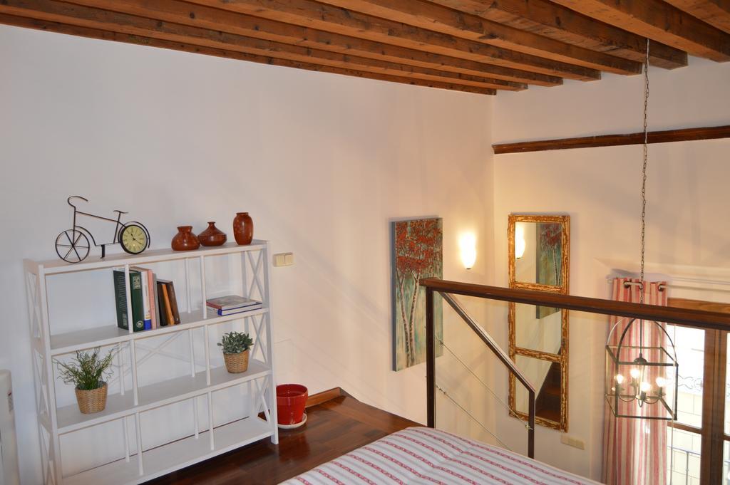 Apartamentos Nuncio Viejo Τολέδο Δωμάτιο φωτογραφία